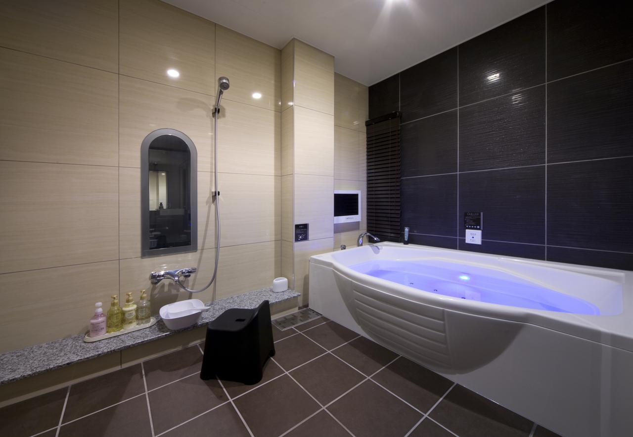 Jewel Hotel Luxury Modern (Adults Only) Miyoshi  Esterno foto